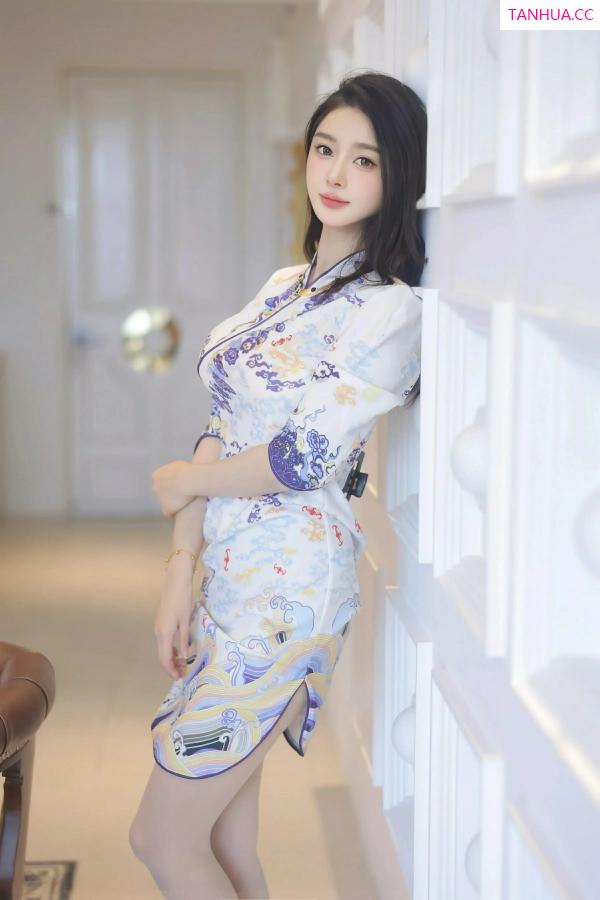   [XiuRen]高清写真图 2025.04.11 No.10144 Candy糖糖 马来西亚旅拍第5张图片